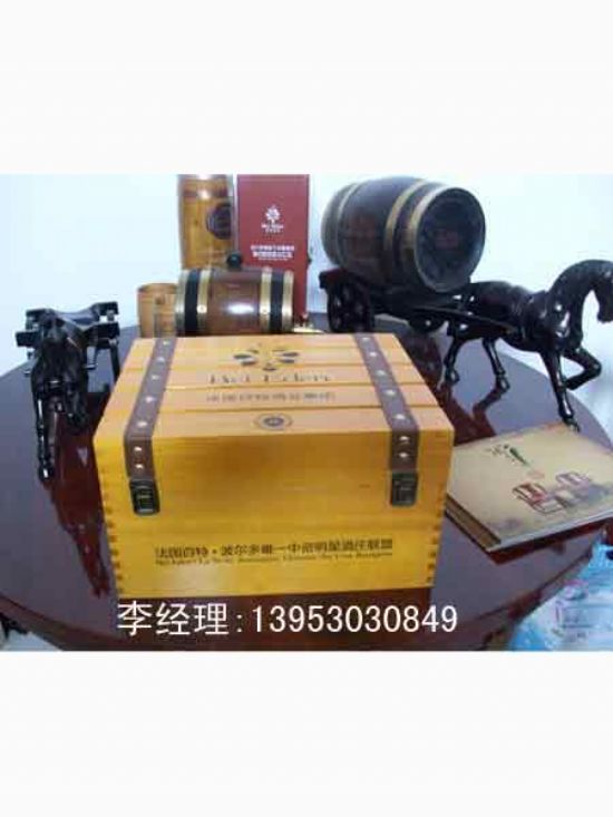 點(diǎn)擊查看詳細(xì)信息<br>標(biāo)題：紅酒木盒 閱讀次數(shù)：2269